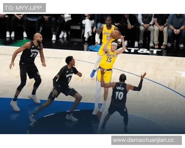 28分16助+压哨绝杀！里夫斯刷爆纪录，拉拉维亚觉醒，湖人好消息